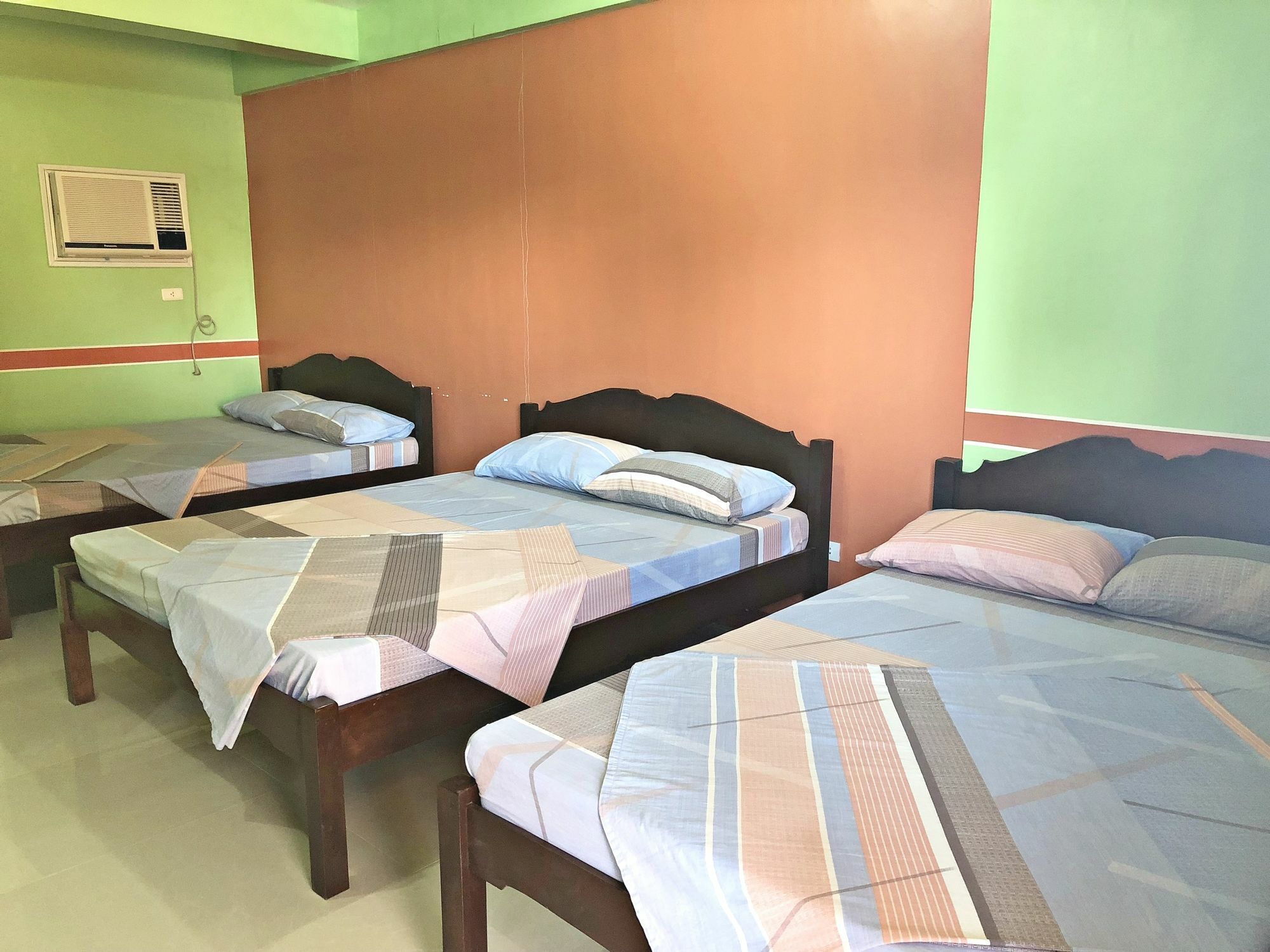 Queen Of Isle Cottages And Restaurant Puerto Galera Buitenkant foto