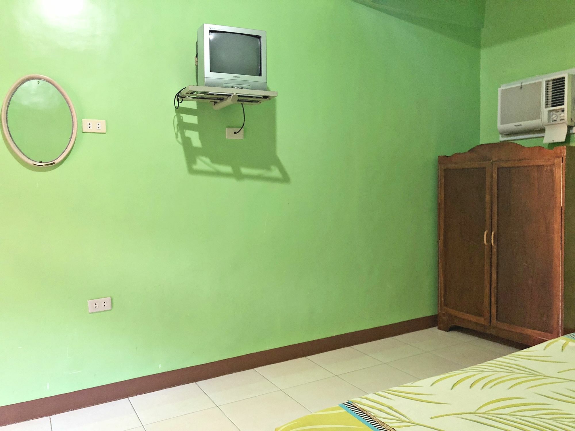 Queen Of Isle Cottages And Restaurant Puerto Galera Buitenkant foto