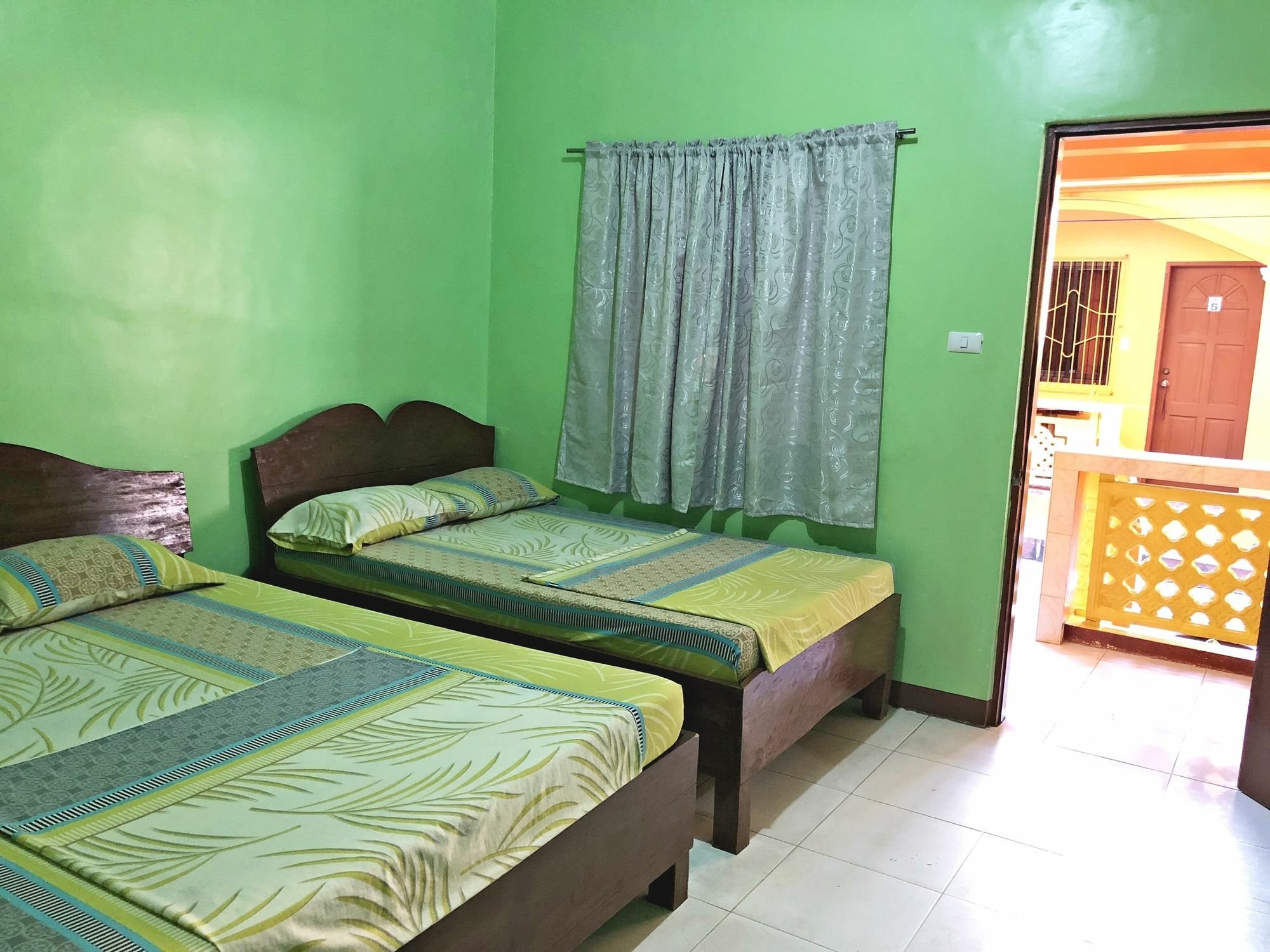 Queen Of Isle Cottages And Restaurant Puerto Galera Buitenkant foto